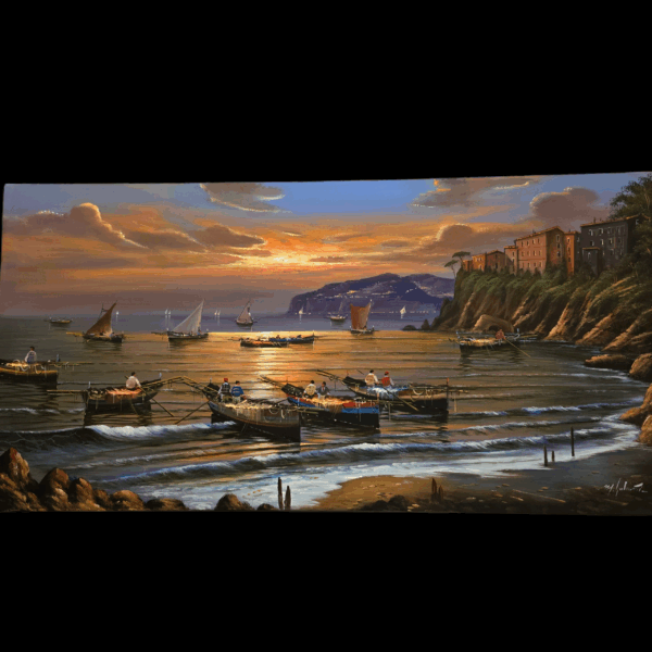Quadro completo "Tramonto a Sorrento" di Mario Galanti Veduta frontale completa del dipinto a olio panoramico raffigurante il tramonto sulla costiera sorrentina con barche di pescatori, mare calmo e cielo nuvoloso color arancio e azzurro.