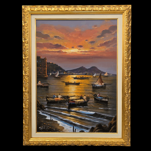 Dettaglio cornice dorata e dipinto Posillipo Vista ravvicinata del quadro che mostra la lavorazione intagliata della cornice dorata e i dettagli delle pennellate sul cielo nuvoloso e sul Vesuvio sullo sfondo.