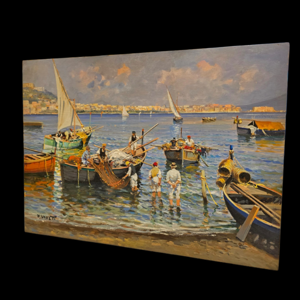 Prospettiva-Quadro-Marina-Napoli-Vassetti Vista angolata del dipinto a olio che mostra la vivacità dei colori e i pescatori al lavoro sulla riva.
