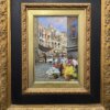 dettaglio-opera-olio-su-tela-fioraie-al-mercato-napoli Primo piano del dipinto a olio Fioraie al Mercato di Francesco Vassetti focalizzato sulla scena delle fioraie, il mercato di Napoli e la firma in basso a sinistra.