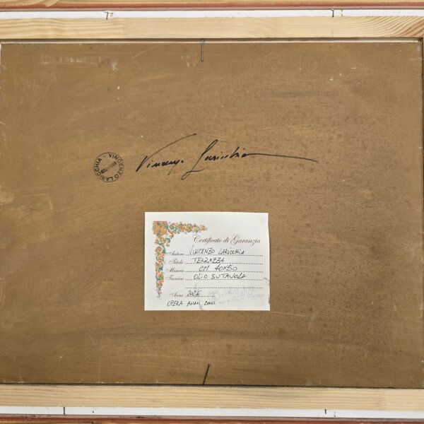retro-dipinto-vincenzo-laricchia-certificato-garanzia.jpg Retro del dipinto su tavola con firma autografa di Vincenzo Laricchia, timbro di autenticità e Certificato di Garanzia